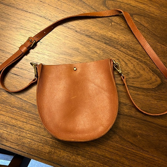 Madewell Handbags - Madewell Brown Leather Crossbody Saddle Bag
